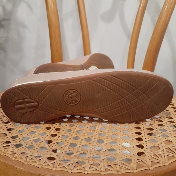 NWOT Mephisto Bretta Turquoise Python Print Casual Sneaker - Picture 9 of 10